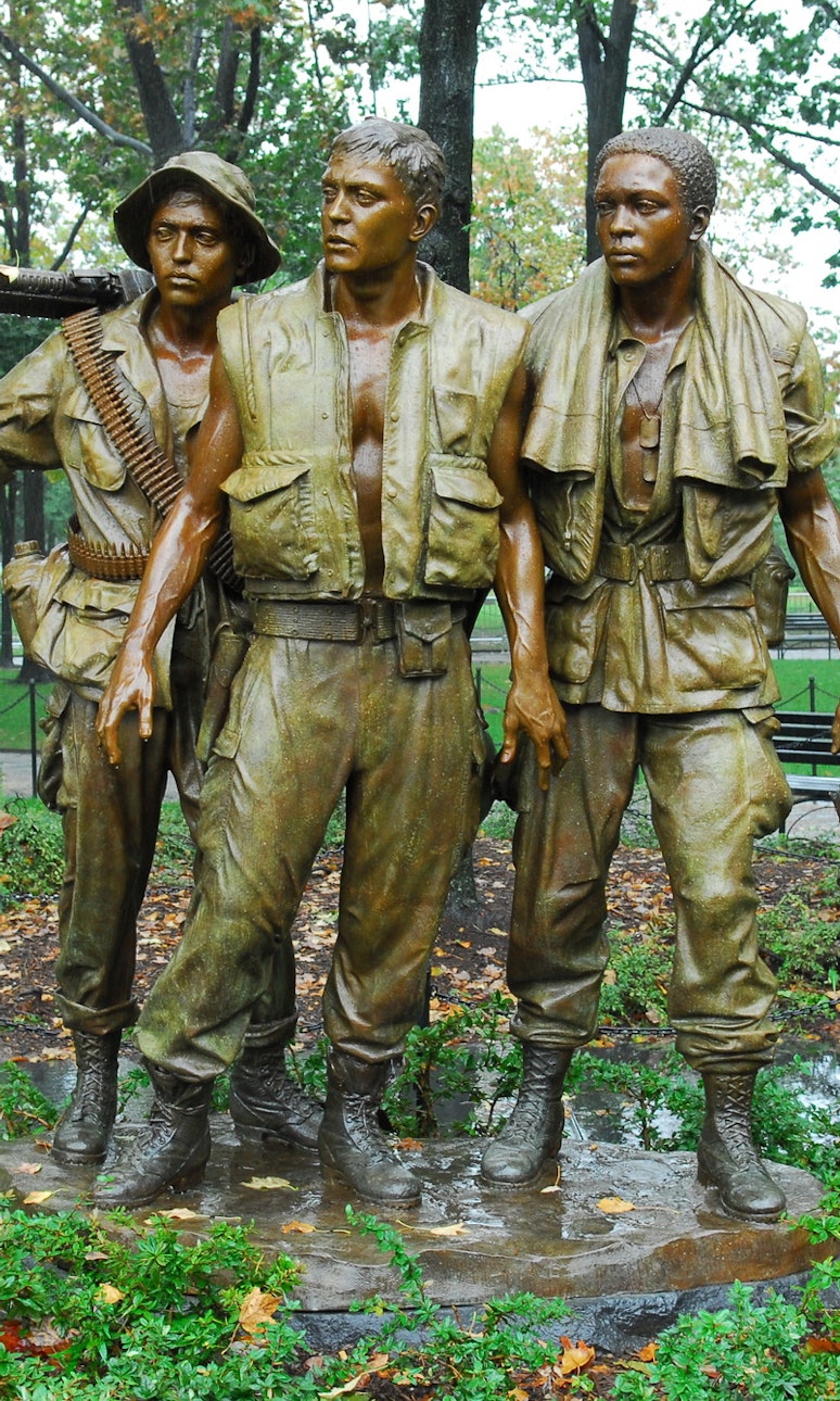 Statue depicting three servicemen during the Vietnam War