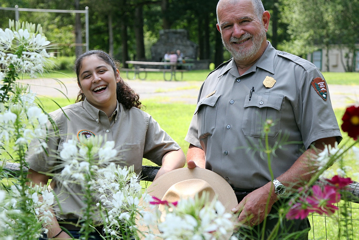 Volunteer Gina Mazahreh and Park Guide Paul Lenci
